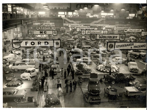 Fotografia d epoca originale 1957 LONDON EARL S COURT Opening of the MOTOR SHOW Photo 20x15 cm 1