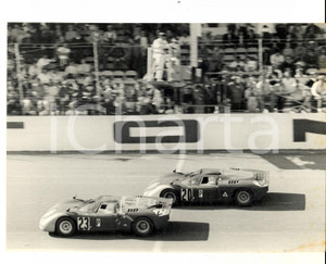 Fotografia d epoca originale 1968 DAYTONA USA ALFA ROMEO di VACCARELLASCHULZ vince la 24 Ore Foto 18x14 1