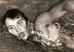 Fotografia d epoca originale 1972 MUNCHEN  XX OLIMPIADI Nuotatrice Shane GOULD prova vasca olimpica Foto 1
