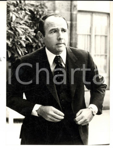 Fotografia d epoca originale 1974 PARIS Arrivo di Sadruddin AGA KHAN Alto Commissario ONU Foto 13x18 1