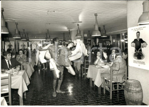 Fotografia d epoca originale 1974 MILANO Club CONTI DUE Presentazione digestivo SEONASE FARMACOSMICI Foto 1