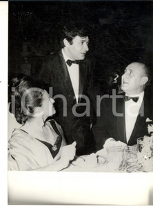 Fotografia d epoca originale 1967 NEW YORK Marvin David LEVY alla prima de Il lutto si addice a Elettra 1