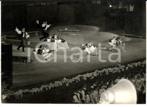 Fotografia d epoca originale 1956 GENOVA PARCHI DI NERVI Danze tzigane del complesso di Stato ungherese Foto 1