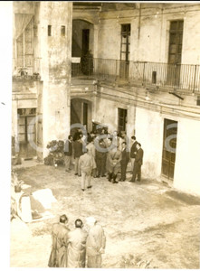 Fotografia d epoca originale 1959 TORINO La polizia sul luogo dell omicidio di Margherita FARINETTI Foto 1