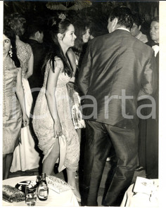 Fotografia d epoca originale 1966 FESTIVAL DI CANNES Geraldine CHAPLIN balla al WISKY A GOGO Foto 18x24 1