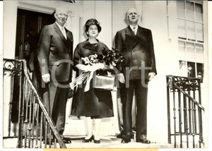 Fotografia d epoca originale 1960 WASHINGTON Dwight EISENHOWER accoglie Charles DE GAULLE e consorte Foto 1