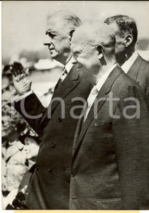 Fotografia d epoca originale 1960 WASHINGTON Dwight EISENHOWER accoglie Charles DE GAULLE all aeroporto Foto 1