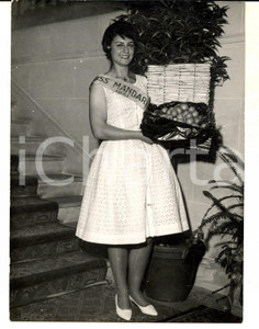 Fotografia d epoca originale 1961 BEAULIEUSURMER Huguette BIGA Ã©lue nouvelle MISS MANDARINE Photo 13x18 1
