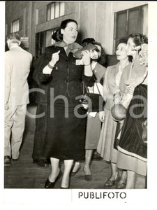 Fotografia d epoca originale 1955 ca  GENOVA Partenza del soprano Renata TEBALDI Fotografia 13x18 cm 1