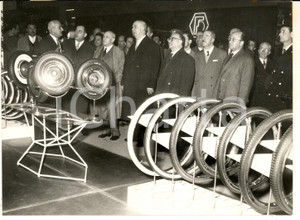Fotografia d epoca originale 1957 FIERA MILANO Ministro Armando ANGELINI inaugura Mostra Ciclo e Motociclo 1