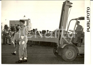 Fotografia d epoca originale 1954 ROMA Arrivo salma Francisco IBANEZ capo spedizione argentina all Himalaya 1