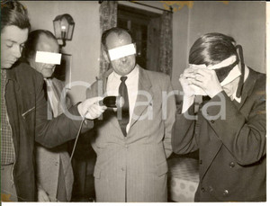 Fotografia d epoca originale 1953 MUNICH Il veggente indiano CHANDU collabora con le forze dell ordine Foto 1