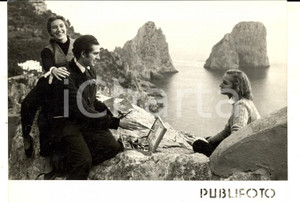 Fotografia d epoca originale 1954 CAPRI Pittore Giorgio CAVANNA al congresso degli scapoli e zitelle Foto 1