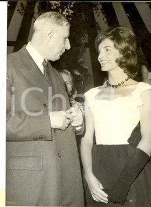 Fotografia d epoca originale 1960 WASHINGTON Ambasciata di Francia  Charles DE GAULLE e Jacqueline KENNEDY 1