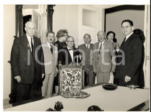 Fotografia d epoca originale 1959 MILANO Lord Clement ATTLEE  alla sede del centro studi CECA Foto 18x13 1