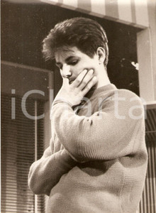 Fotografia d epoca originale 1958 LASCIA O RADDOPPIA Luciano MARCELLI Concorrente pensieroso Foto 13x18 cm 1