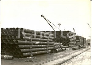 Fotografia d epoca originale 1960 PORT DE CAEN Tuyeaux pour pipeline de HASSI R MEL en AlgÃ©rie Photo 18x14 1