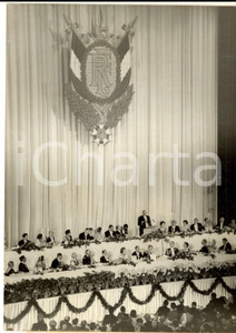 Fotografia d epoca originale 1960 SAN FRANCISCO Charles DE GAULLE al CIVIC AUDITORIUM durante la cena di gala 1