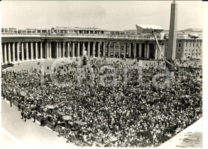 Fotografia d epoca originale 1963 ROMA Piazza San Pietro  Folla acclama il nuovo papa Paolo VI Foto 1