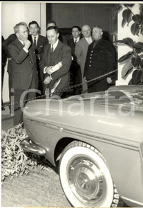 Fotografia d epoca originale 1959 PARIS Ministre Antoine PINAY avec la nouvelle RENAULT FLORIDE Photo 1