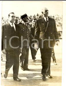 Fotografia d epoca originale 1959 AMBOISE Charles DE GAULLE en visite accueilli par Michel DEBRE  Photo 1