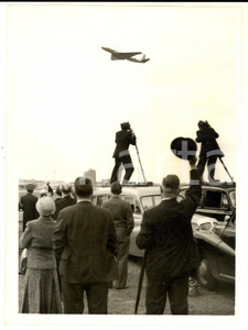 Fotografia d epoca originale 1956 LONDON AIRPORT RAF Airliner COMET II leaving for Moscow Photo 15x20 cm 1