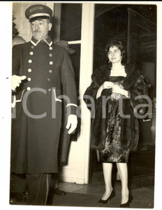 Fotografia d epoca originale 1959 ROMA Ex imperatrice SORAYA arriva a un ricevimento dei conti LOVATELLI Foto 1