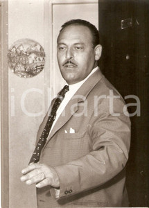 Fotografia d epoca originale 1959 MILANO Giovanni PROTA presunto vincitore della Lotteria di MERANO Foto 1