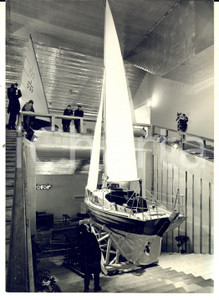 Fotografia d epoca originale 1965 MILANO Triennale  4Â° Salone della NAUTICA pronto per inaugurazione Foto 1