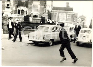 Fotografia d epoca originale 1963 LONDON HARROW Principe HASSAN DI GIORDANIA corre a Giornata dei Fondatori 1