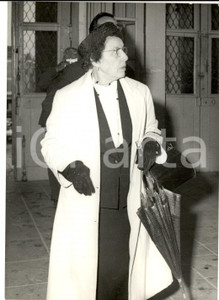 Fotografia d epoca originale 1960 POITIERS Marie BESNARD, empoisonneuse de Loudun, chez le juge Photo 1