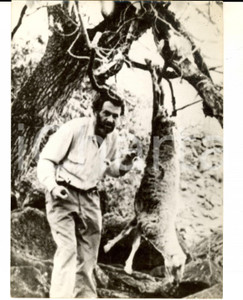 Fotografia d epoca originale 1963 EIAO / ISOLE MARCHESI Georges DE CAUNES lascia l isola deserta Foto 13x18 1