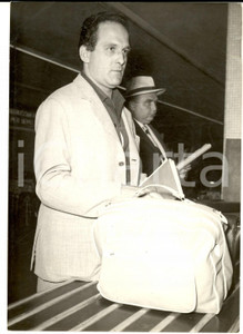 Fotografia d epoca originale 1959 ROMA TERMINI Gaspare PALUMBO arriva per il caso Paul GHIANI Foto 1