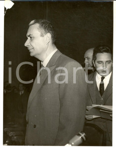 Fotografia d epoca originale 1962 NAPOLI Congresso DC  Aldo MORO durante una pausa dei lavori Foto 18x24 1
