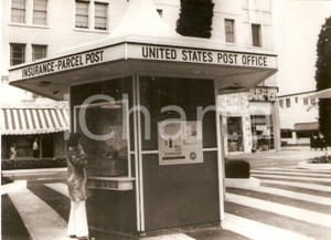 Fotografia d epoca originale 1971 MIAMI USA Woman at automatic post office USPO Foto 18x13 cm 1