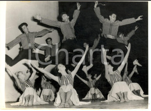 Fotografia d epoca originale 1962 LONDON Balletto israeliano KARMON in scena al SAVILLE Theatre Foto 18x13 1