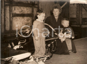 Fotografia d epoca originale 1959 PORTSMOUTH  COSHAM STATION Shirley GRIFFIN saves children from the train 1