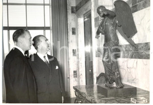 Fotografia d epoca originale 1959 ROMA FARNESINA Giuseppe PELLA incontra Maurice COUVE de MURVILLE  Foto 1