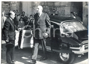 Fotografia d epoca originale 1962 COLOMBEYLESDEUXÃ‰GLISES Charles DE GAULLE dopo l attentato Foto 1