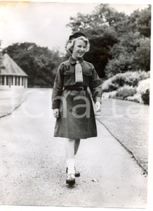 Fotografia d epoca originale 1959 LONDON Princess ANNE with the Buckingham Palace Brownie Pack Photo 1