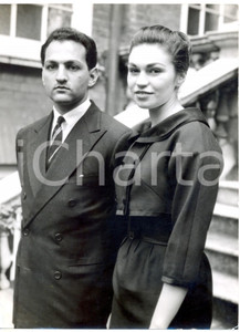 Fotografia d epoca originale 1959 LONDON Prince Mukarram JAH and his wife Esra BIRGEN at HYDERABAD HOUSE 1