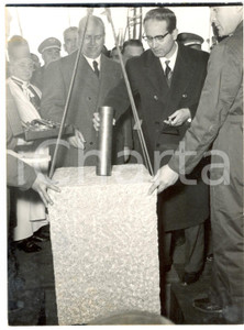 Fotografia d epoca originale 1960 CODOGNO SocietÃ  MONTECATINI Emilio COLOMBO alla posa della prima pietra 1