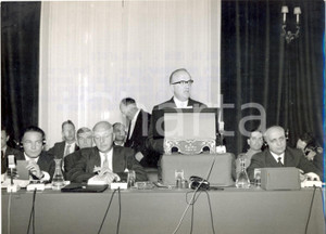 Fotografia d epoca originale 1958 STRESA Conferenza CEE  Discorso del presidente Walter HALLSTEIN Foto 1