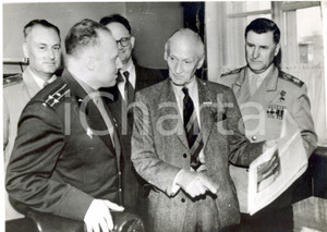 Fotografia d epoca originale 1959 MOSCOW PRAVDA Viscount MONTGOMERY Nikita KRUSCHEV Vasilij SOKOLOVSKY Photo 1