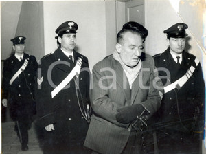 Fotografia d epoca originale 1967 MILANO  Processo ORLANDO  L imputato ammanettato Foto DANNEGGIATA 1