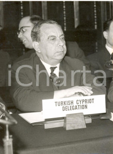 Fotografia d epoca originale 1960 LONDON WHITEHALL  Cyprus Conference  Vice President Fazil KÃœÃ‡ÃœK Photo 1