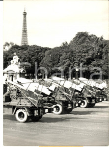 Fotografia d epoca originale 1961 PARIS CHAMPSELYSEES DÃ©filÃ© militaire du 14 Juillet Photo 13x18 cm 1
