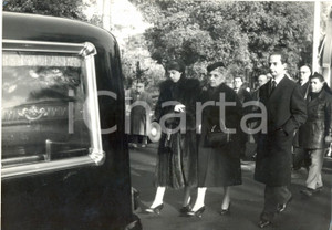 Fotografia d epoca originale 1959 ROMA  Funerali dell ex ministro fascista Giuseppe BOTTAI Foto 18x13 cm 1