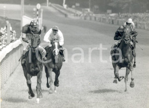 Fotografia d epoca originale 1960 GOODWOOD UK Lester PIGGOTT wins on Exar  Goodwood Cup Photo 20x15 cm 1