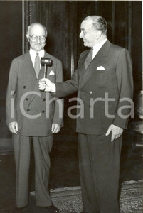 Fotografia d epoca originale 1957 ROMA James ZELLERBACH consegna martelletto di NIXON a Cesare MERZAGORA Foto 1